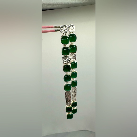 Stunning long statement sterling emerald earrings new - Picture 1 of 3